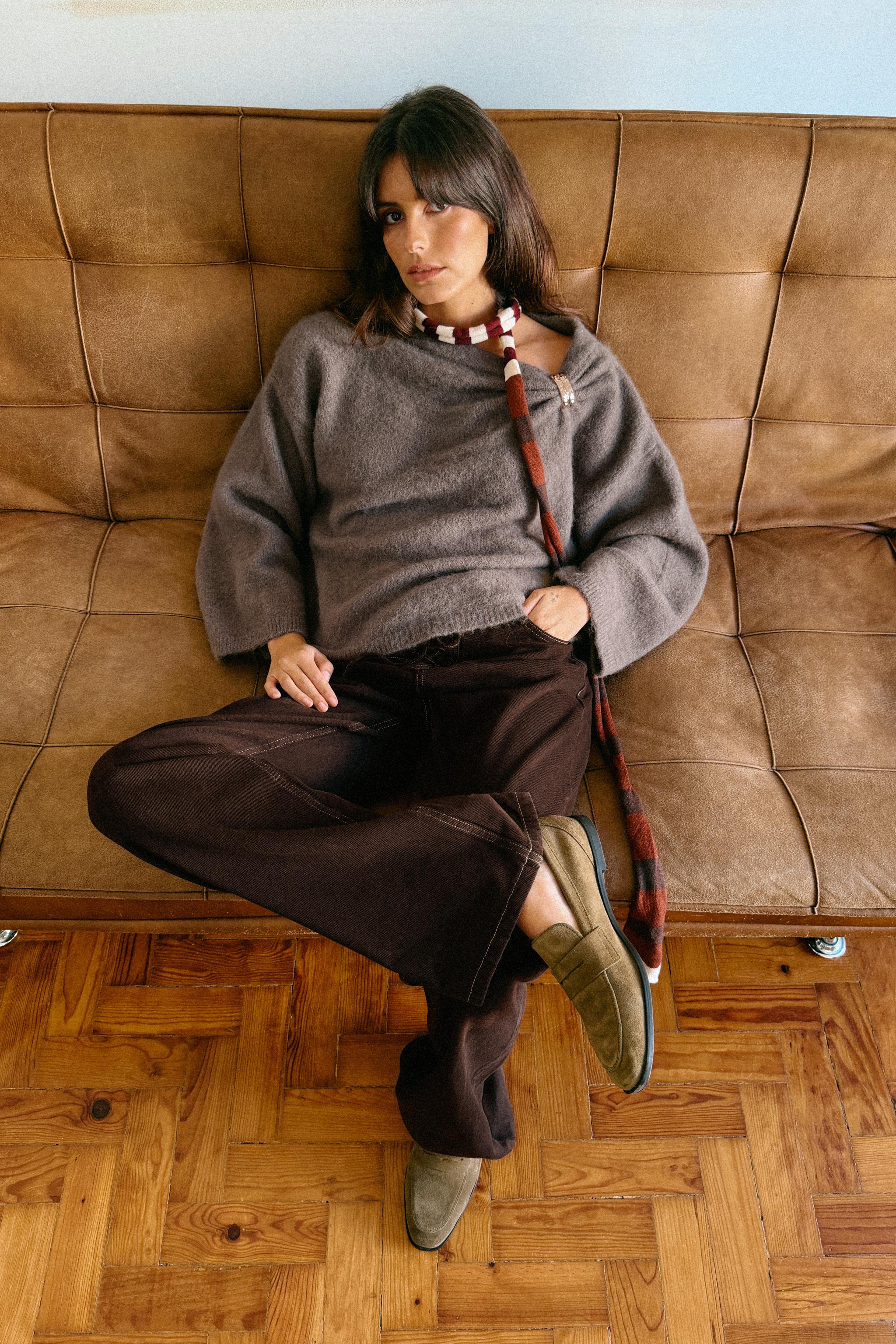 PULL EN MAILLE AVEC FERMOIR